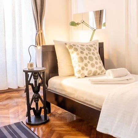 Central And Comfy 2Bdr Apartment Near Parliament Belgrád Kültér fotó