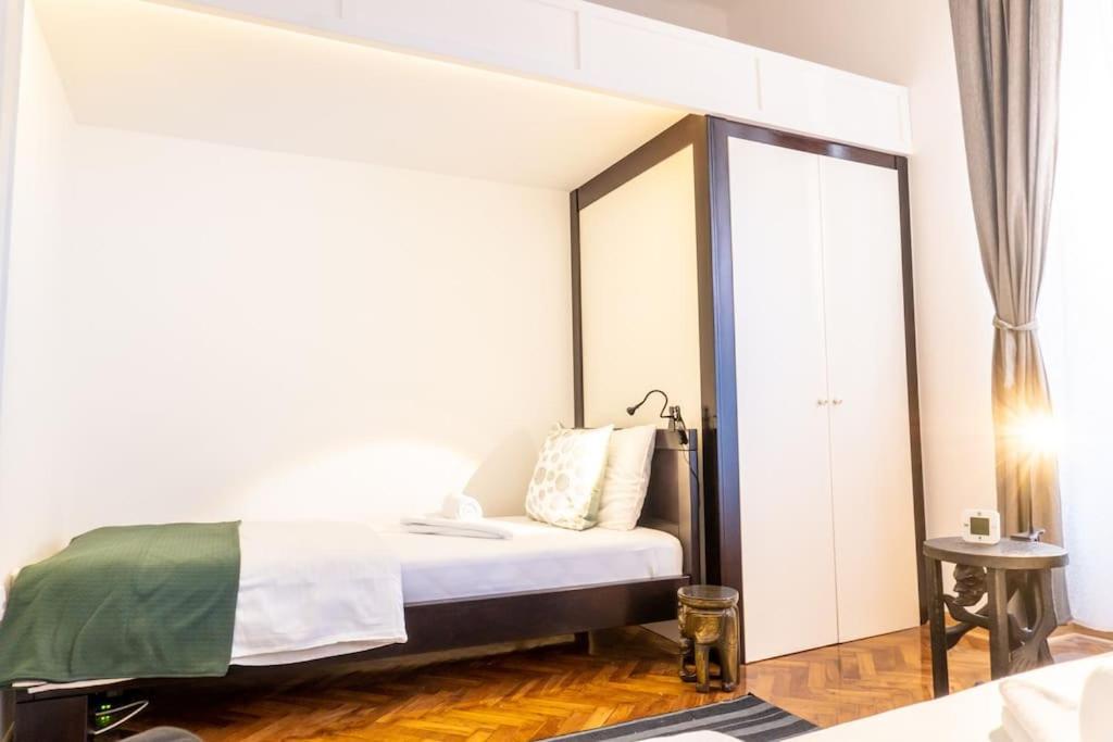 Central And Comfy 2Bdr Apartment Near Parliament Belgrád Kültér fotó